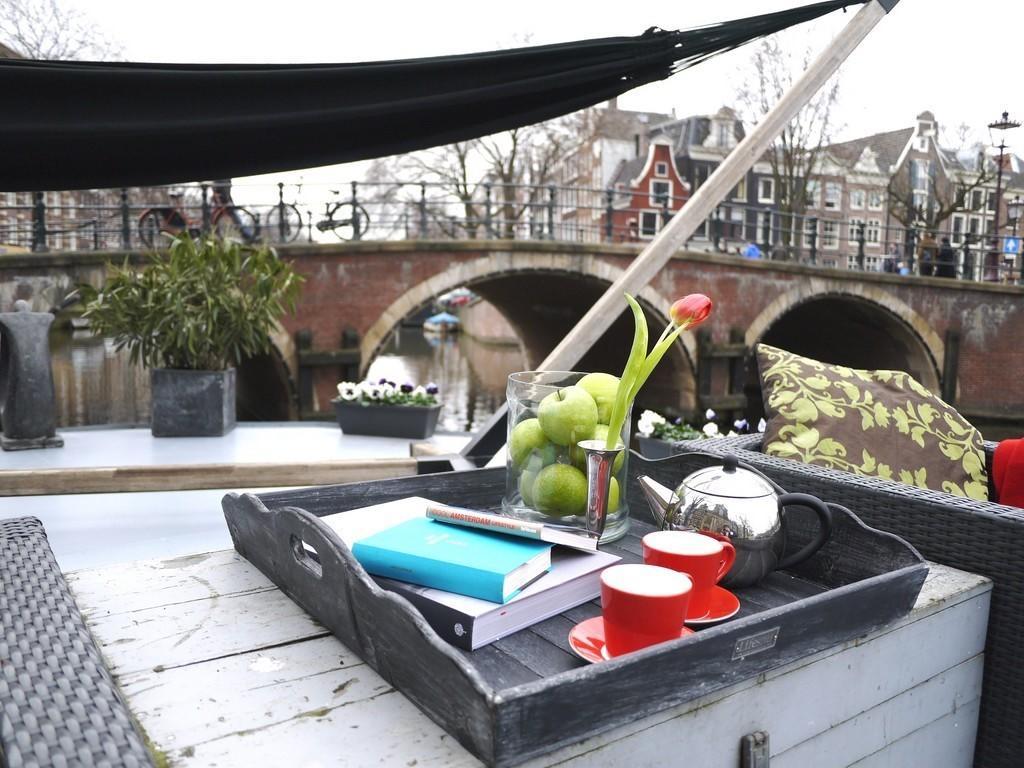 Houseboat Prinsheerlijk Hotell Amsterdam Rom bilde